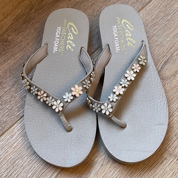 Cali By Skechers Meditation Daisy Delight Flip-Flops - Picture 3 of 6